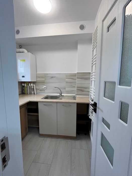 Închiriez garsonieră COMPLET renovată, prima închiriere