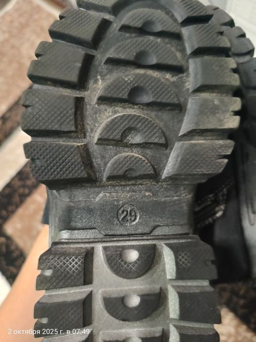 Продается зимняя детская обувь