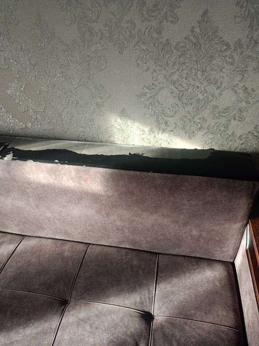 Продам диван средним состояни