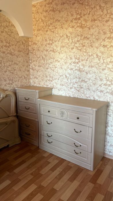 Шкаф, комод и прикроватные тумбочки