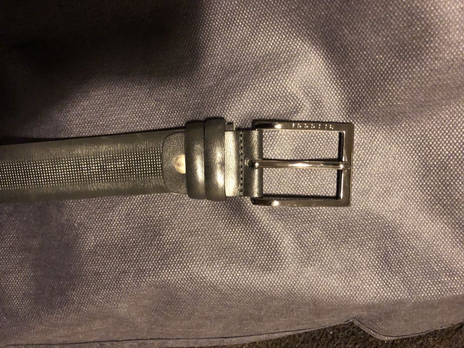 Абитуриентски костюм