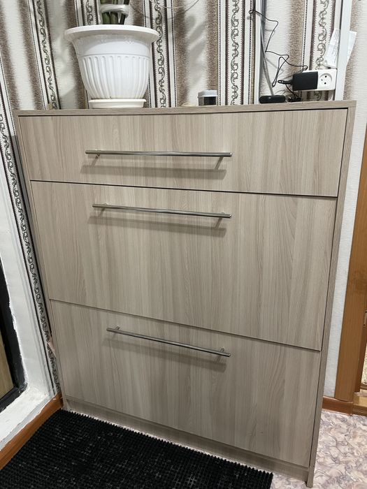 Продаю обувницу для прихожей