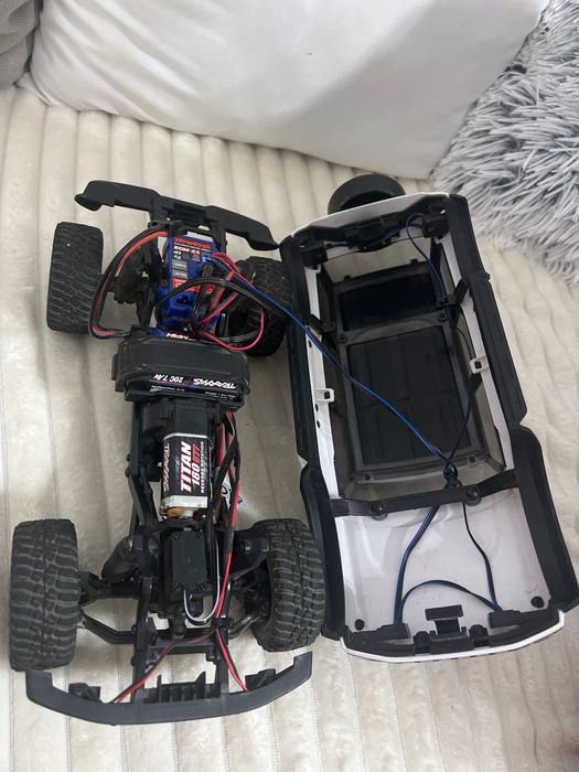 Бронко Traxxas катерач бял