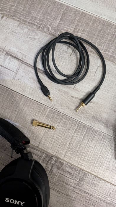 Продаю Sony mdr-m1