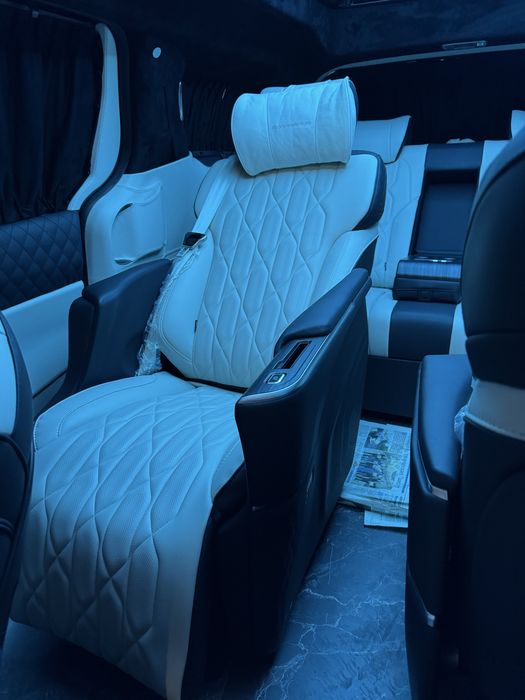 Kia Carnival Hi Limousine 2025 Hybrid