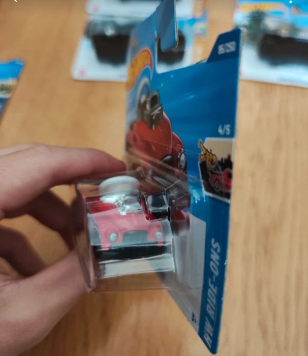 Vând macheta Hotwheels Treasure Hunt (TH)