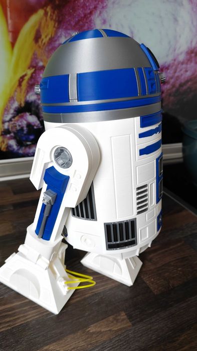 3D принтиран модел R2-D2 от Star Wars – височина 32 см