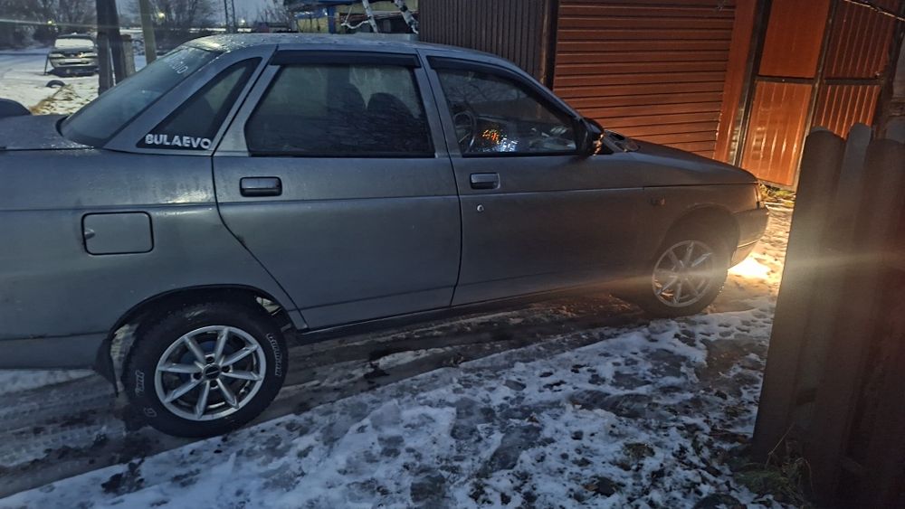 Продам авто ваз 2110
