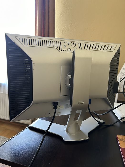 Monitor Dell Ultrasharp 2208WFP 22”