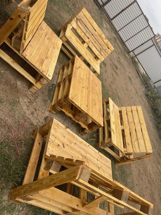 Палеты в большом количестве