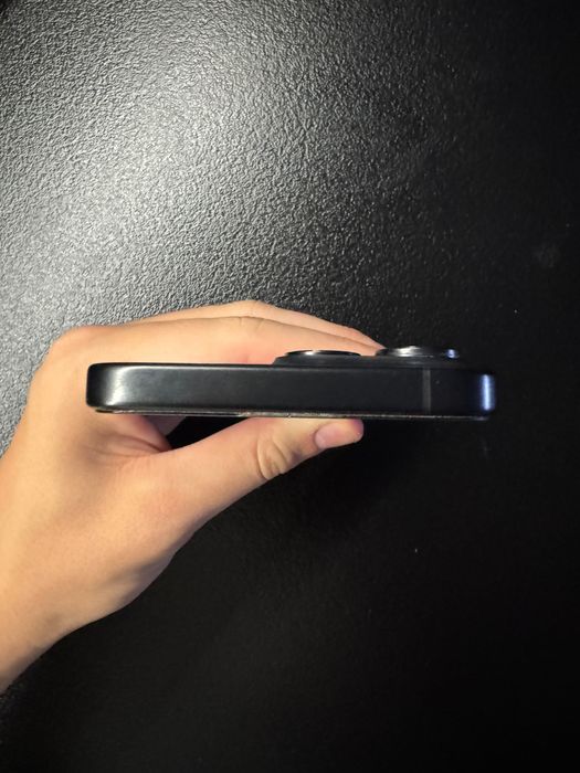 Продавам iPhone 15 Pro Max – 256 GB