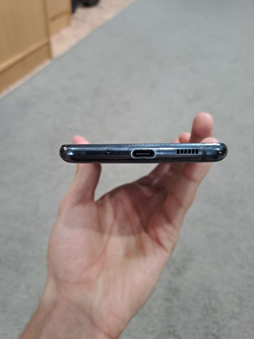 Продам Samsung Galaxy S20 FE