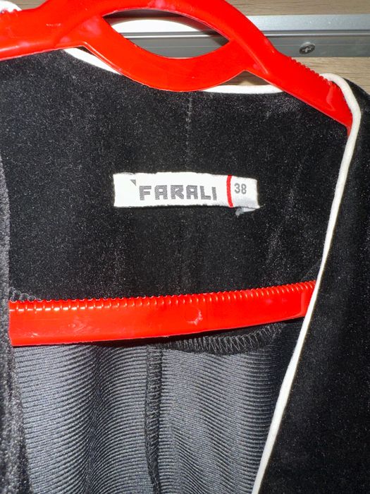 черное универсальное платье