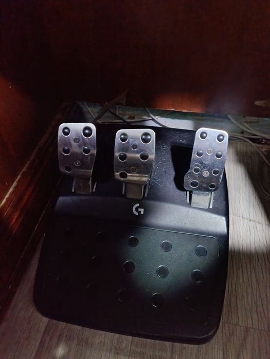 Продам руль Logitech g923