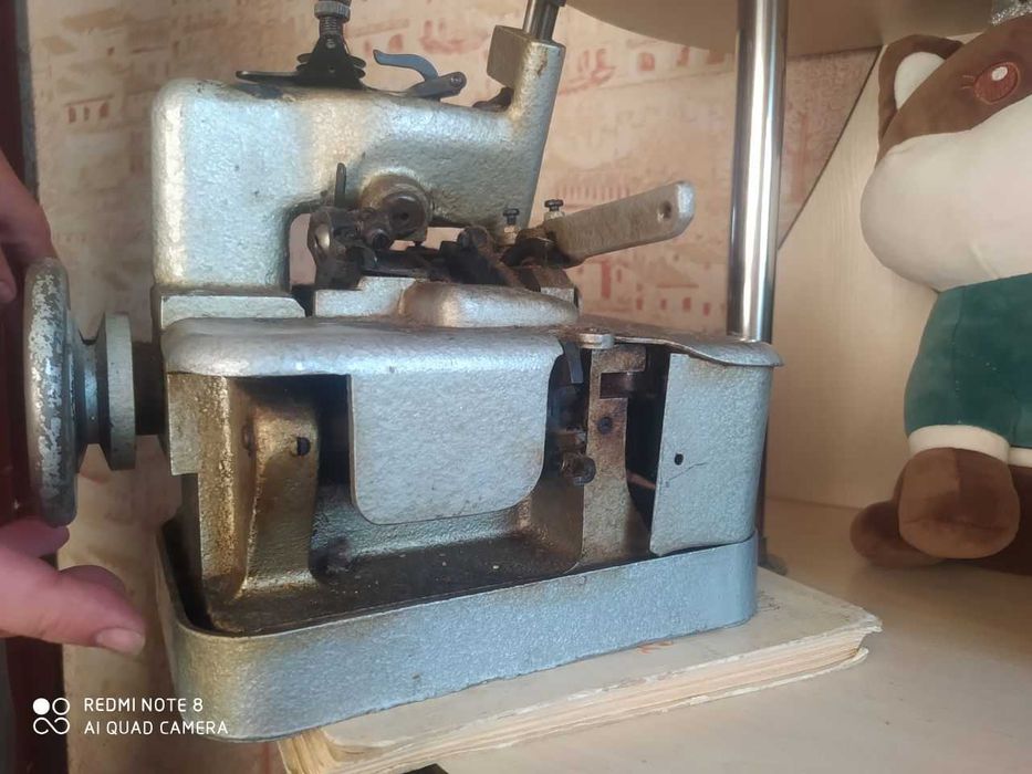 Оверлок промышленный