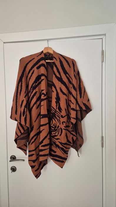 Пончо с тигров десен s.Oliver