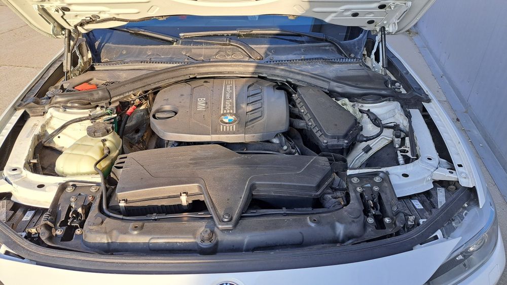 Bmw F30//184cp//manual