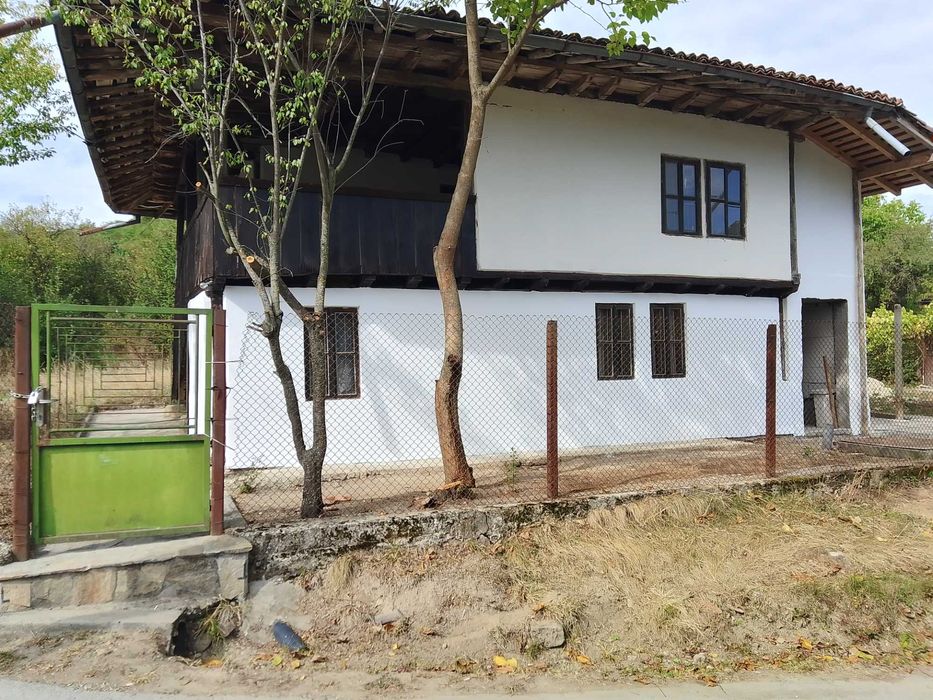 Продава се Къща в Елена - 150 кв.м за 534 €/кв.м - Снимка #2