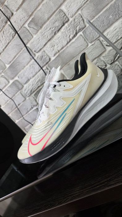 Оригинальные кроссы Nike