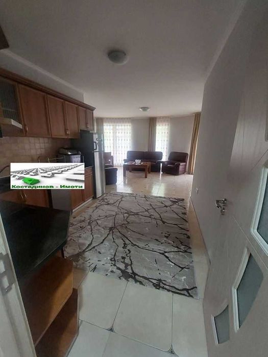 Дава се под наем Тристаен апартамент в Пловдив, Кършияка - 135 кв.м за 663 € - Снимка #2