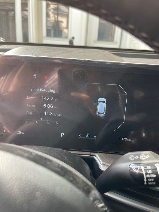 Kia sorento sotiladi