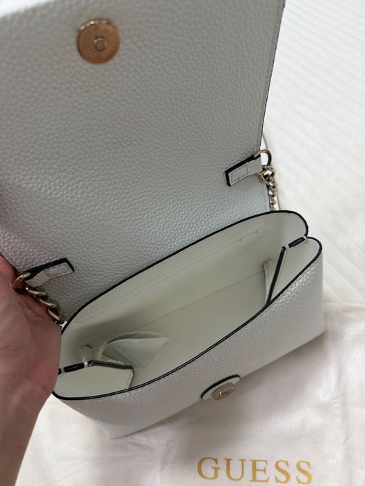 Оригинална чанта Guess