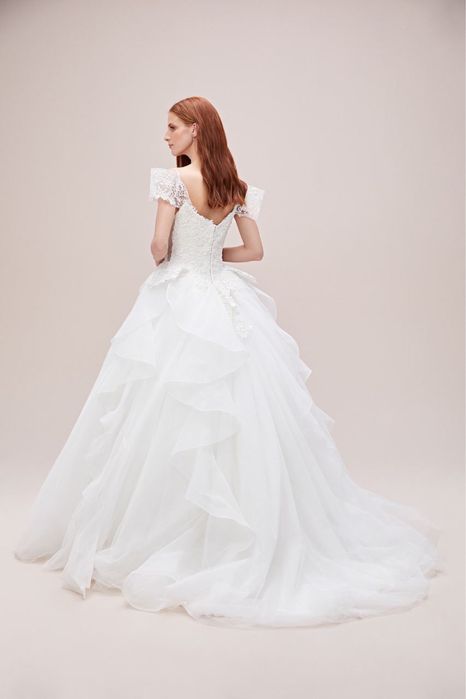 Дизайнерское платье