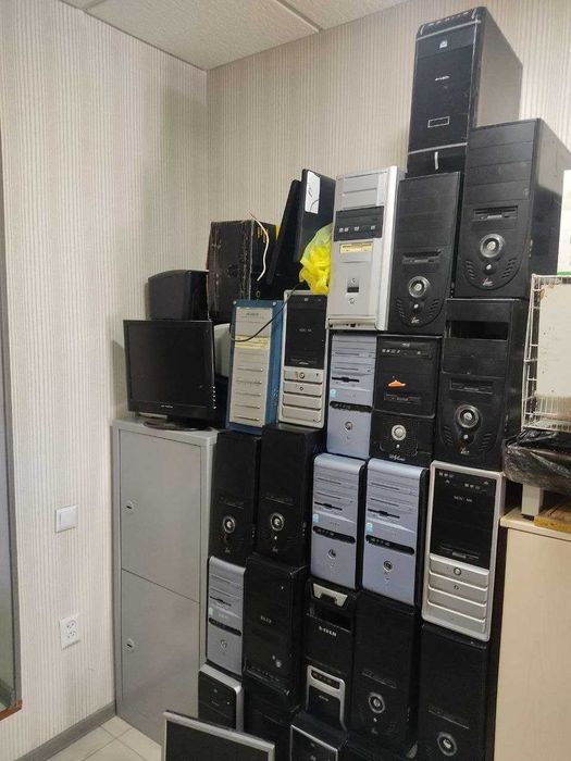 Компиютерлар сотилади 25та