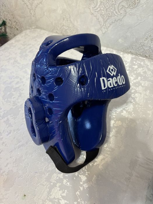 Срочно продам шлем новый для таеквандо