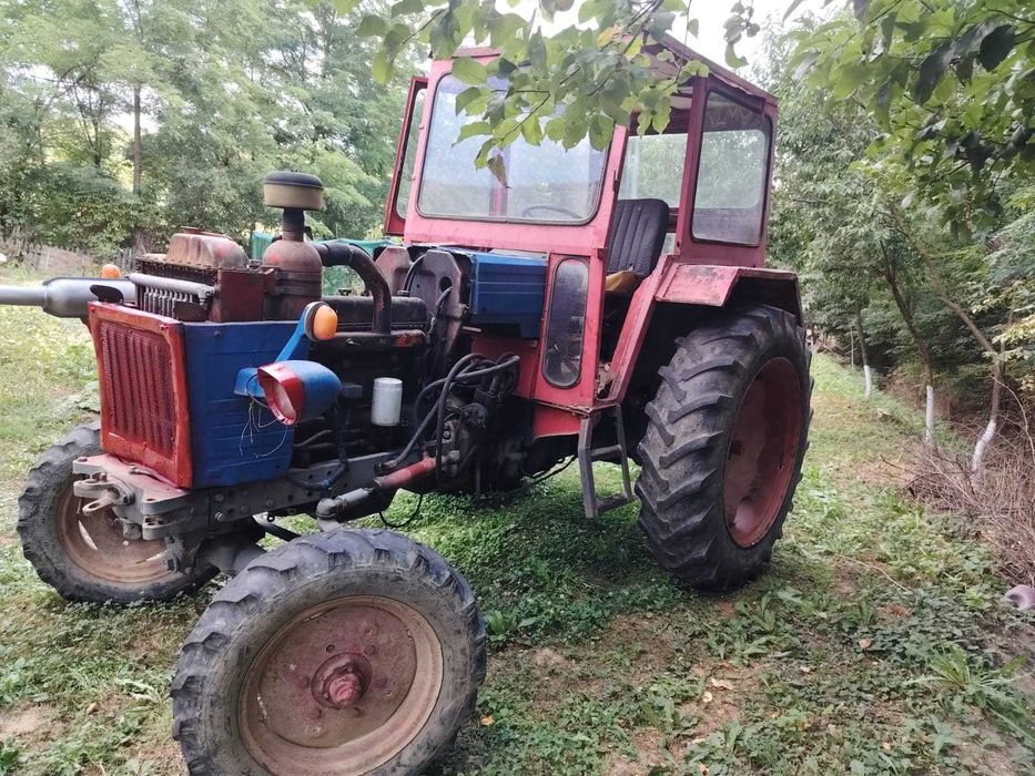 vand tractor u650 in stare buna.