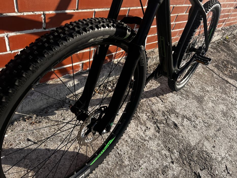 Vand bicicleta full carbon Cube Reaction