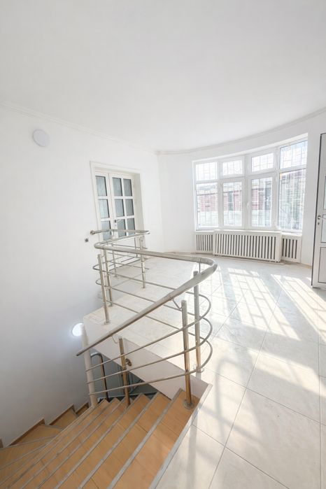 Сдам помещение Мирабад авеню 300м2ak90