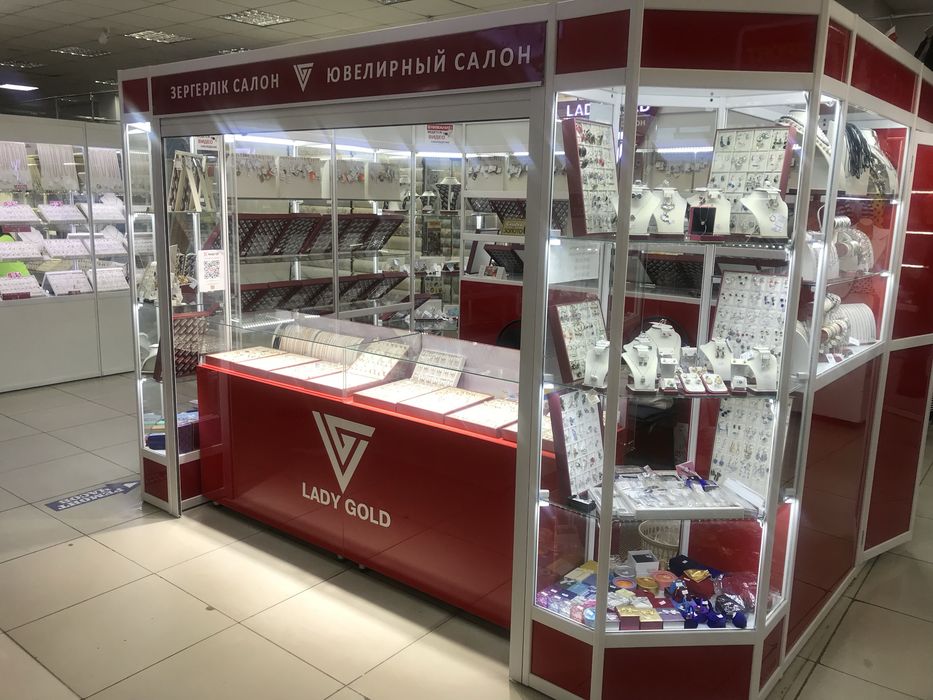 Продам шикарную витрину срочно