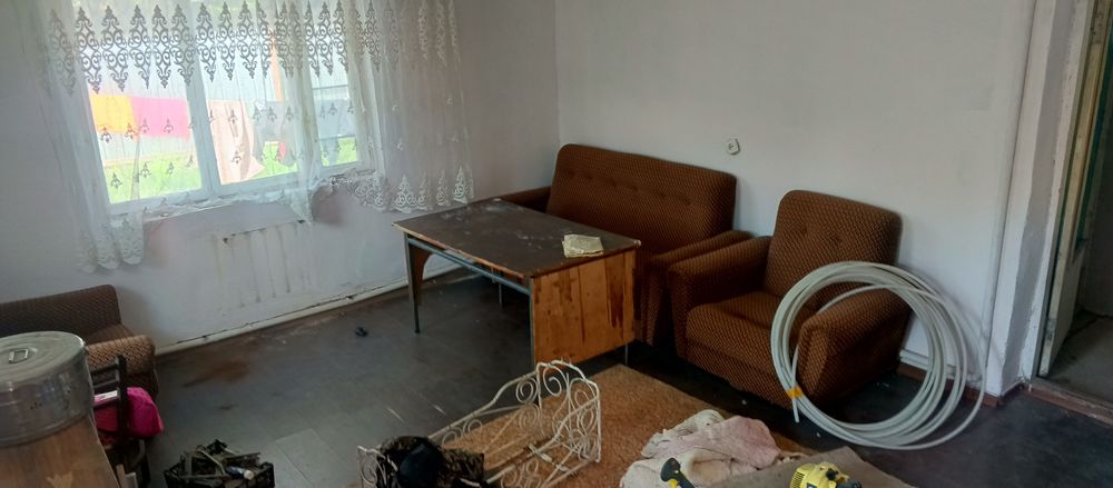 Участок с времянкой