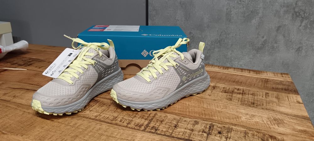 Колумбия чисто нови