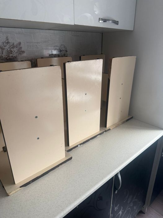 Кухонный стол с табуретками