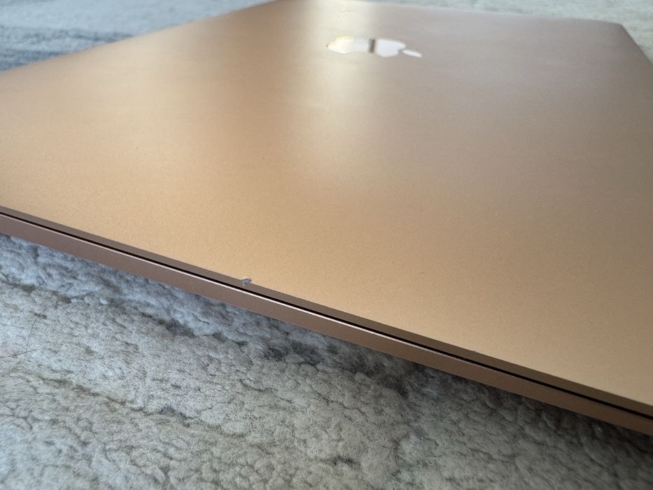 Продам MacBook Air 13 2020 M1