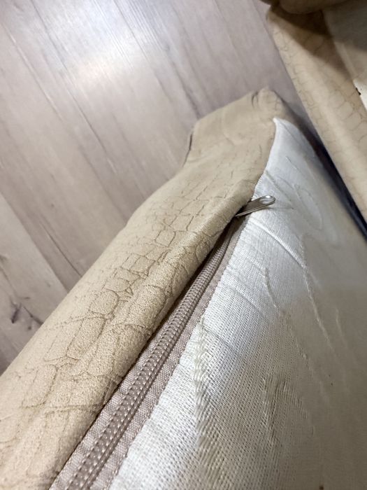 Продам комплект диван и два кресла