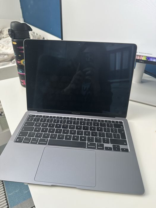 Apple Macbook air m1, 13.3’’, A2337 - ca nou, foarte bine ingrijit