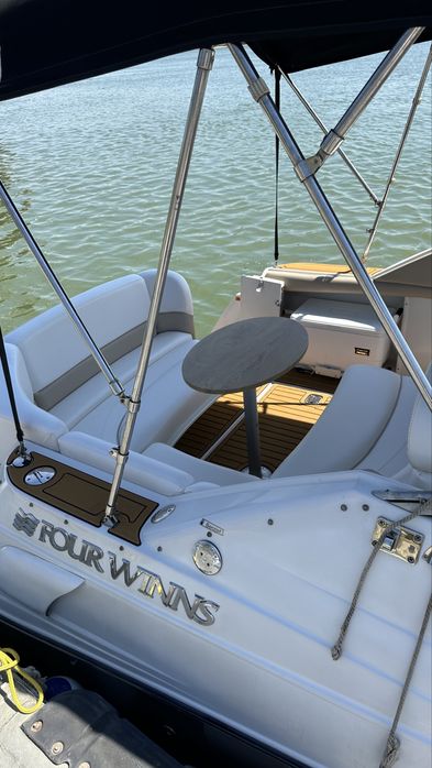 Barca Four Winns Vista 248 8m