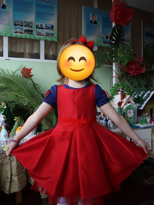 Нарядное платье на 4-5 лет