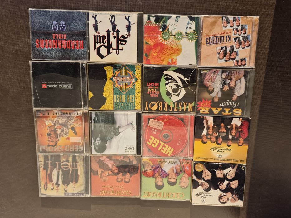 Vând 16 CD originale colectie muzica usoara mixta straina artisti internationalii