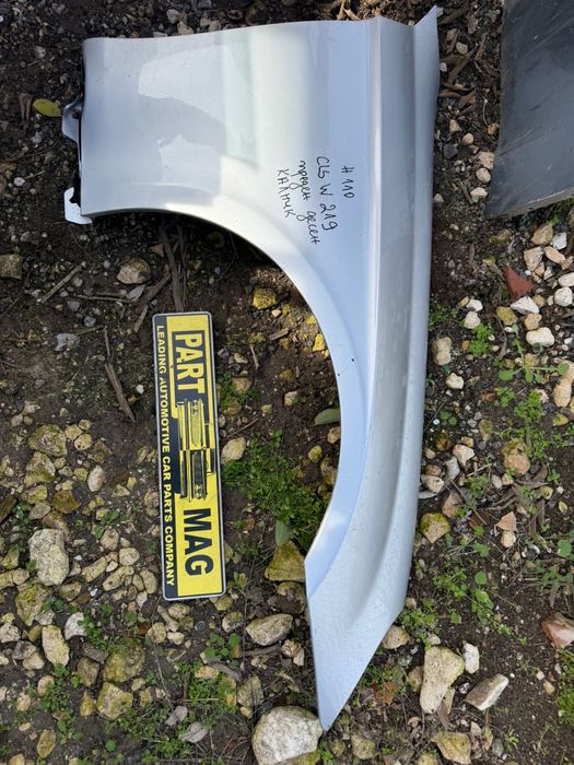 Преден десен калник Mercedes CLS W219 ном 110