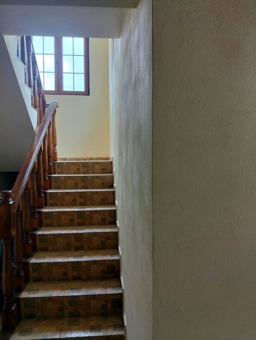 Casa spațioasă cu 5 camere in Arad,zona Gradiste ideala pt o familie.Casa e din cărămidă și are 421 mp..Fara agenții/Intermediari.