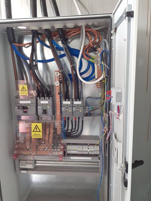 Electrician servicii pentru insalatlii electrice