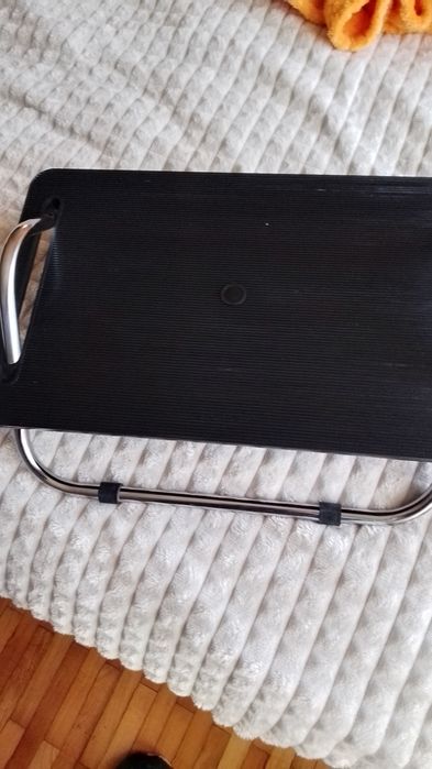 Масичка за лаптоп