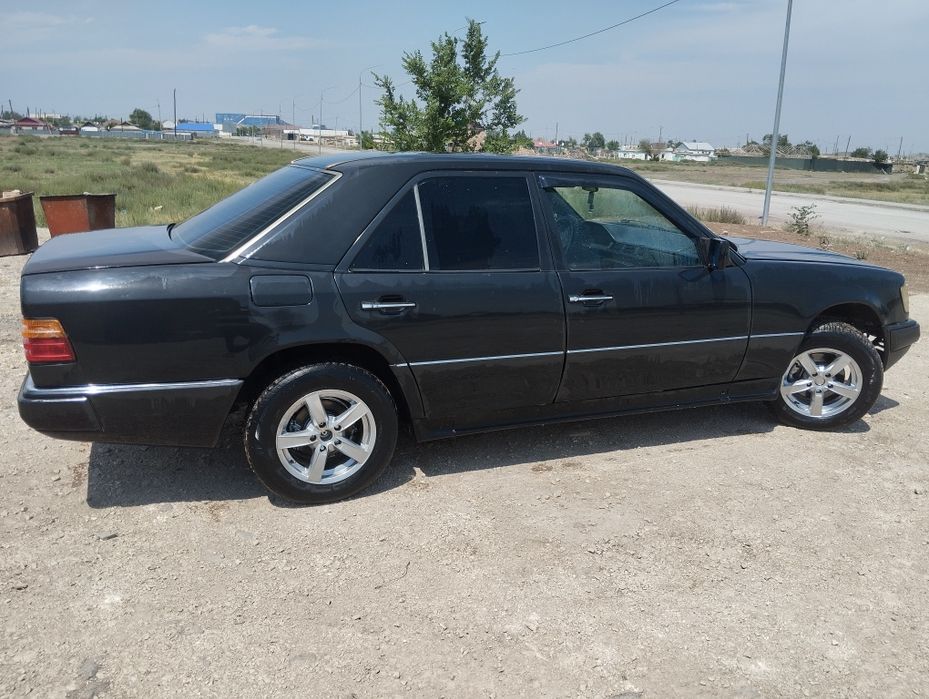 Продам мерседес 124