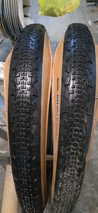 нови гуми 28 (622×50)