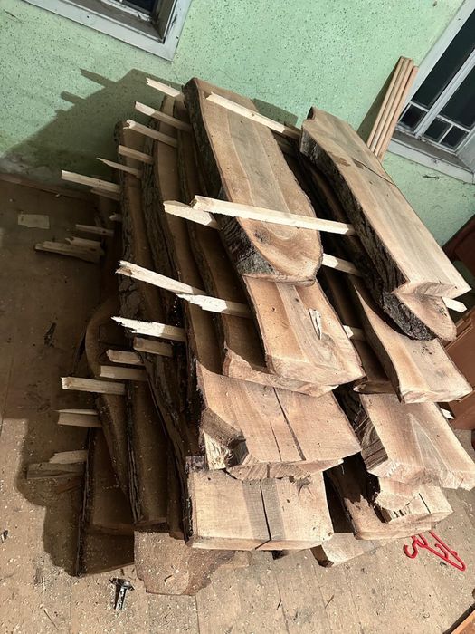 Lemn nuc debitata de 2 ani