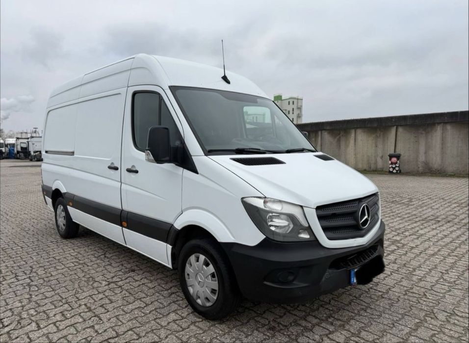 Închiriez dubă marfă – Mercedes Sprinter mediu/lung, Vito